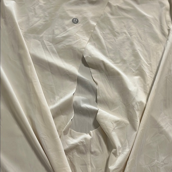 Lululemon open back women’s top - Picture 7 of 8